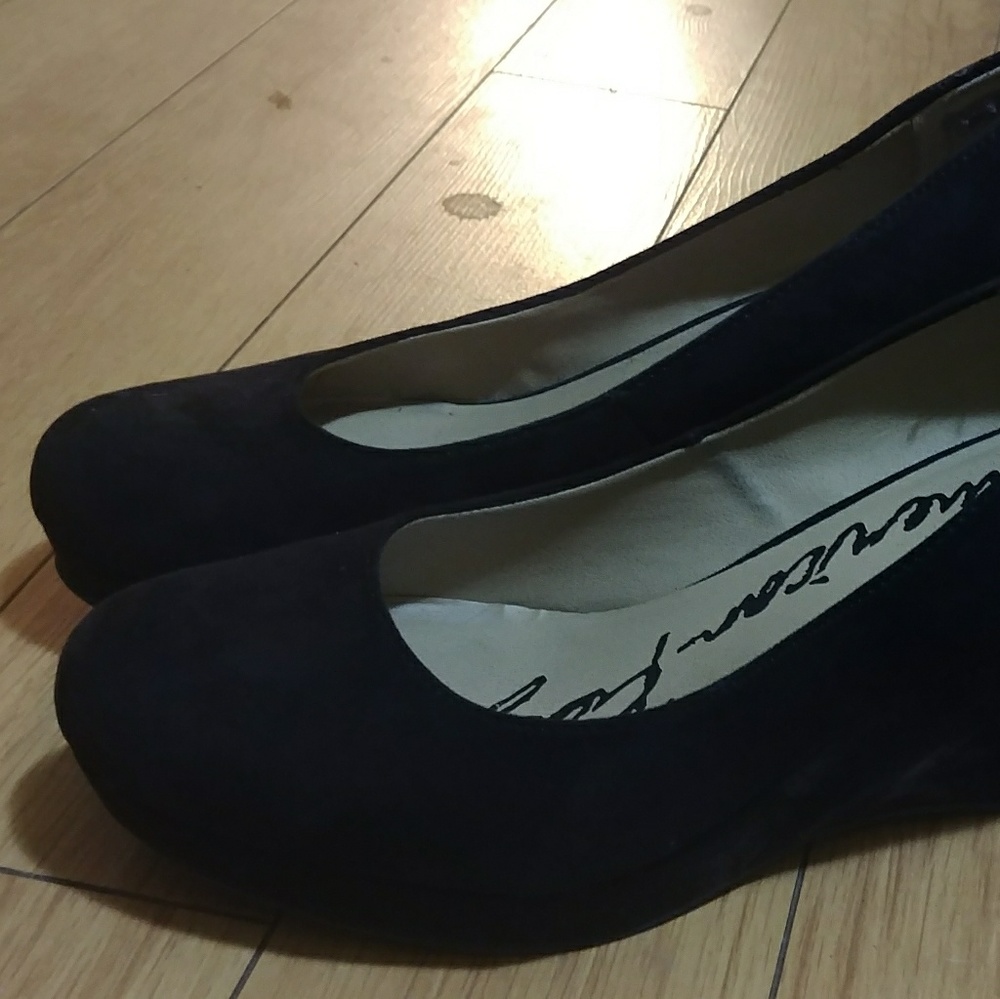 American Rag Wedge Heels - Picture 2 of 3